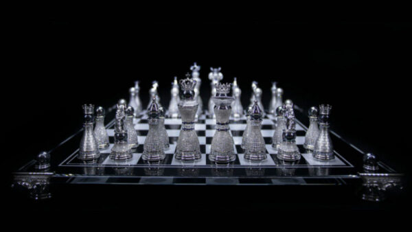 colin burn-ov limited edition pearl royale šahovski set koji zrači čistim luksuzom | dizajn, la vie de luxe, magazin